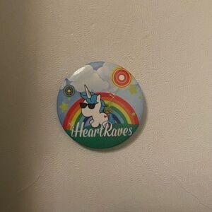 Raver Pin